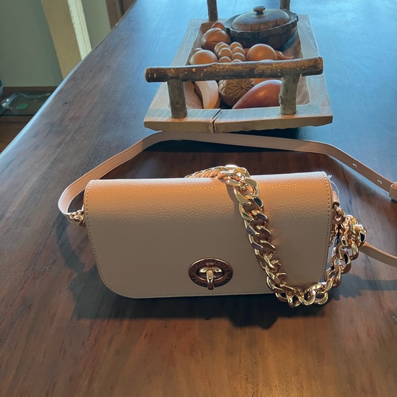 Marc Jacobs Blush Crossbody Bag with Gold Chain - Picture 9 of 9